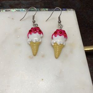 Claires summer novelty pink ice cream cone lightweight earrings